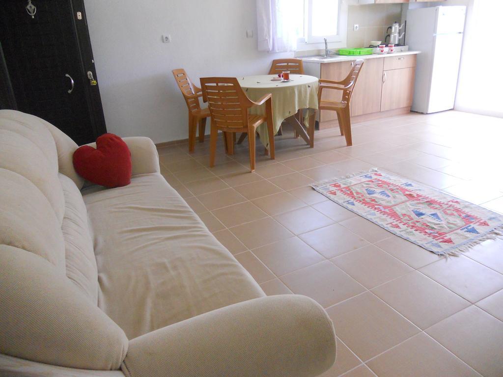 Doa Apartments คูซาดาซี ห้อง รูปภาพ