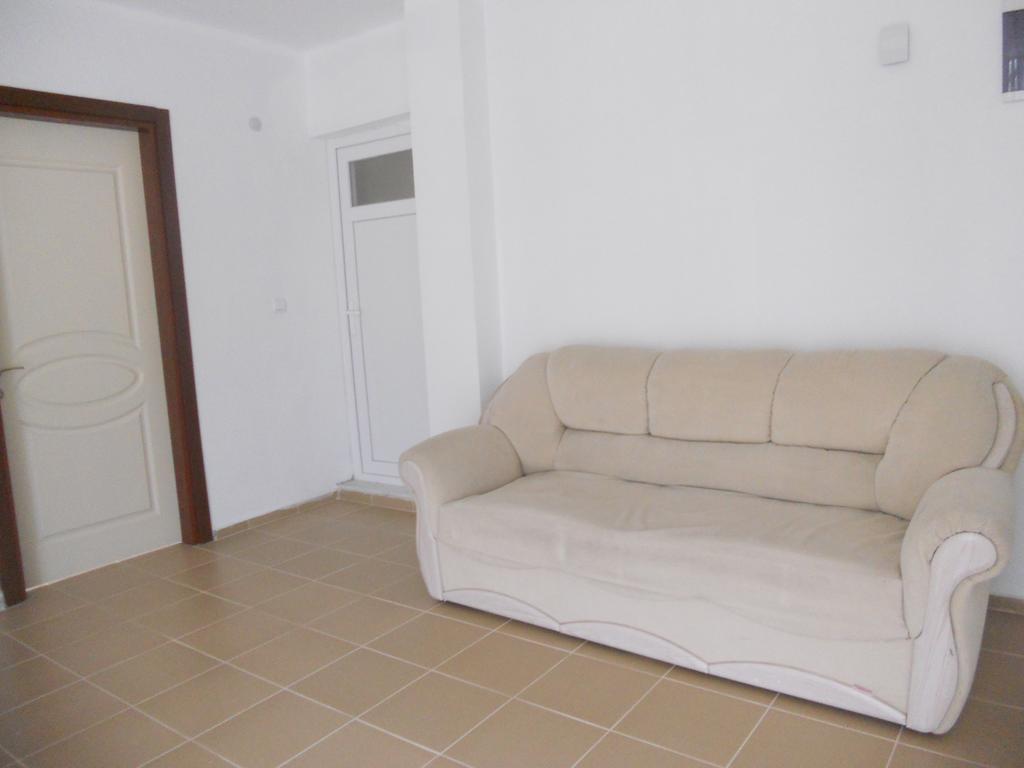 Doa Apartments คูซาดาซี ภายนอก รูปภาพ
